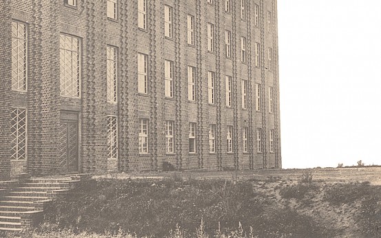 Foto: Verwaltungsgebäude Firma Gebr. Mayer, Hannover-Vinnhorst, Teilansich, Architekturmuseum TU Berlin, Inv. Nr. 2833